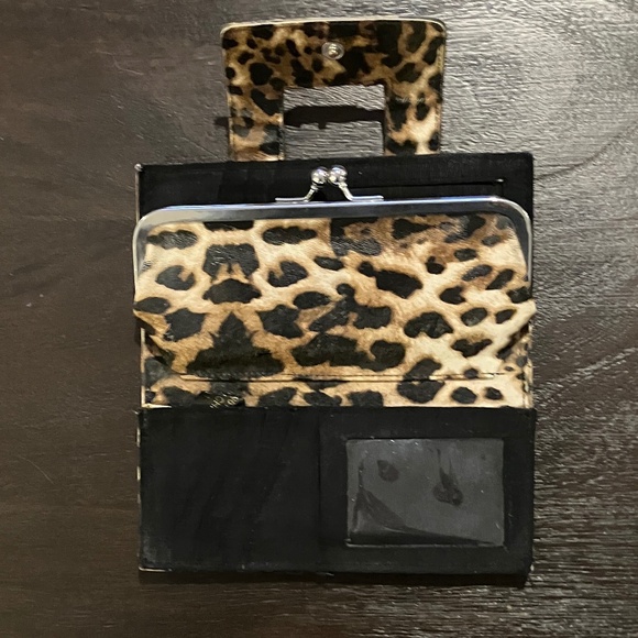 Leopard Trifold Wallet - Picture 2 of 10